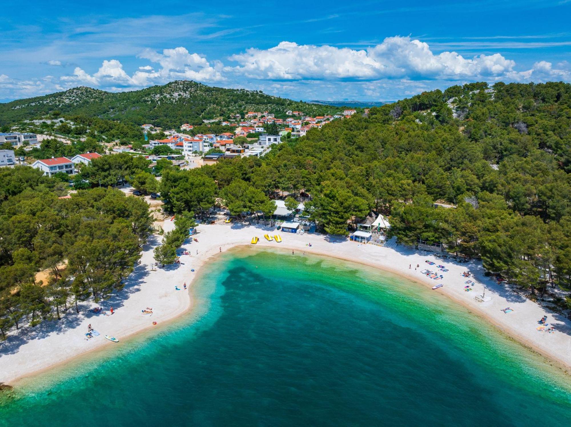 Dragon Bay - Falkor * Drage
